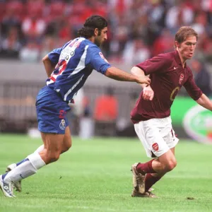 Alex Hleb (Arsenal) Sonkaya (Porto). Arsenal 2: 1 Porto