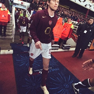Alex Hleb (Arsenal) walks out onto the pitch. Arsenal 2: 0 Juventus