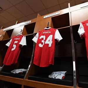 Arsenal and Chelsea Prepare for Florida Cup Clash: A Glimpse into the Team Changing Rooms