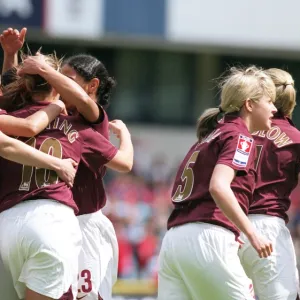 Arsenal Ladies celebrate the 1st goal an own goal