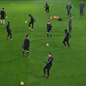 Arsenal Players Warm Up before Crystal Palace Match (2017-18 Premier League)