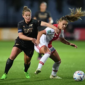 Arsenal vs Ajax: Kim Little Clashes with Victoria Pelova in UEFA Women's Champions League Second Qualifying Round