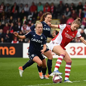 Arsenal Women vs. Aston Villa Women: Tense Battle in FA WSL as Miedema Fights Off Pressure