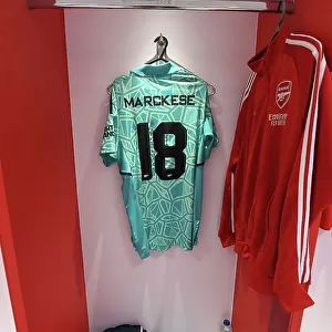 Arsenal Women's Champions League: Kaylan Marckese Gets Ready in the Emirates Changing Room
