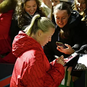 Arsenal Women's FA Cup Triumph: Beth Mead Signs Autographs after Victory over Bristol City