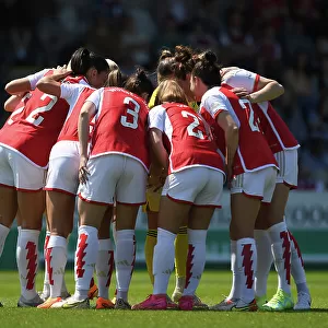 Arsenal Women's Team Huddle Before Kick-off Against Aston Villa in FA WSL (2022-23)