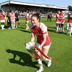Arsenal Women's Team: Jodie Taylor Lifts the Conti Cup Trophy after Victory over Aston Villa