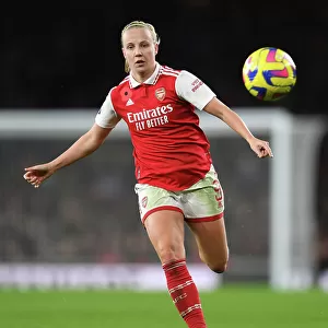 Arsenal's Beth Mead in Action: Arsenal Women vs Manchester United Women, FA Women's Super League 2022-23