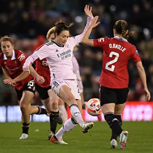 Arsenal's Jodie Taylor Faces Off Against Manchester United in FA Women's Super League Showdown: A Clash of Titans