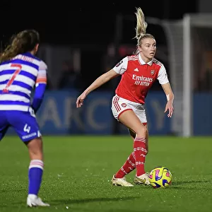 Arsenal's Leah Williamson in Action: FA Women's Super League Match vs. Reading