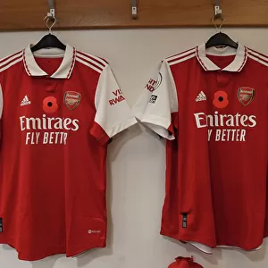 Arsenal's Poppy-Adorned Jerseys: A Tradition of Honor in the Chelsea Showdown, Premier League 2022-23