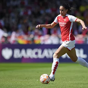 Arsenal's Rafaelle Souza in Action: Arsenal Women vs. Aston Villa (FA Women's Super League, 2022-23)