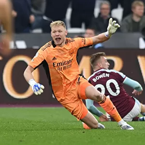 Arsenal's Ramsdale Reacts to Bowen's Controversial Dive in West Ham vs Arsenal (Premier League 2021-22)