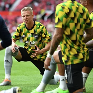 Arsenal's Zinchenko Warms Up Ahead of Manchester United Clash - Premier League 2022-23