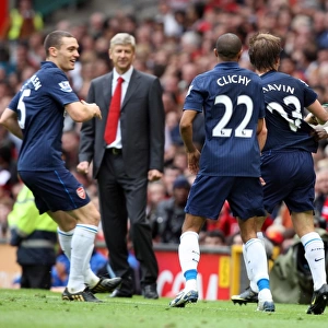 Arshavin's Strike: Arsenal's Triumph Over Manchester United in the Premier League (2009) - Arshavin, Clichy, Eboue, Vermaelen, Wenger Celebrate