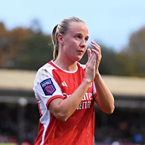 Beth Mead's Emotional Farewell: A Heartfelt Moment as She Substitutes Off in Arsenal's Match Against Brighton & Hove Albion (2023-24)