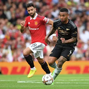 Gabriel Jesus Outmaneuvers Bruno Fernandes: A Premier League Clash Between Manchester United and Arsenal, 2022-23