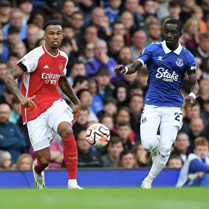 Gabriel vs. Gueye: Battle for Possession - Everton vs. Arsenal, Premier League 2023-24