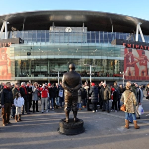 Herbert Chapman Statue: Arsenal vs. Everton, Premier League, Emirates Stadium (2011-12)