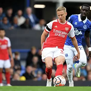 Intense Battle: Everton vs. Arsenal - Premier League 2023-24 - Zinchenko Fends Off Gueye