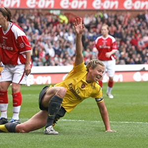Jayne Ludlow celebrates scoring her 1st goal Arsenals 2nd