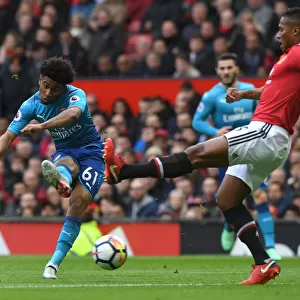 Reiss Nelson vs. Antonio Valencia: Intense Shootout at Old Trafford (Manchester United vs. Arsenal, Premier League 2017-18)