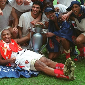 Thierry Henry, Jose Reyes, Ashley Cole and Gael Clichy (Arsenal) celebrates winning the League
