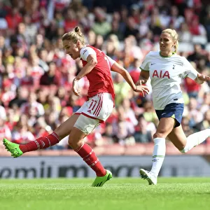 Vivianne Miedema Scores the Second Goal for Arsenal Women against Tottenham Hotspur at Emirates Stadium