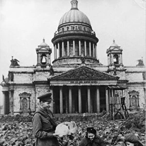 Cabbages growing in a kitchen garden in front of st, isaacs cathedral in leningrad during the siege of the city, world war 2, ussr