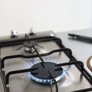 Gas hob with flame alight