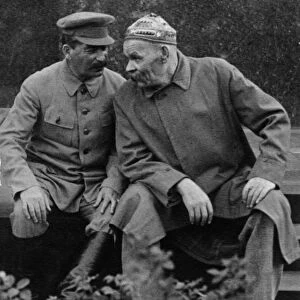 Joseph stalin speaking with playwriter maxim gorky at lenins tomb in 1931