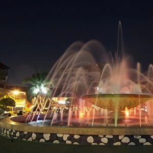 Laos, Vientiane, Nam Phou square, fountain at night