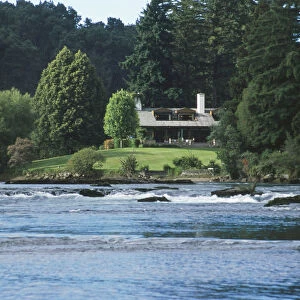 Lodge on the banks of the Waikato River, Taupo, North Island, New Zealand