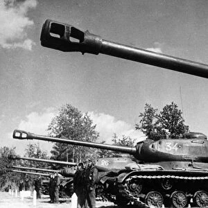 The men of the boiko tank unit receiving new js-122 (joseph stalin 122) heavy tanks, 1942