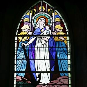 Mont-Dol chapel stained glass: World War I veterans praying