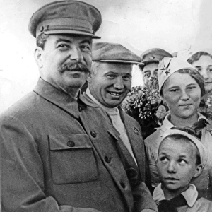 Stalin and khrushchev on the shchelkovo airdrome in 1936-1937