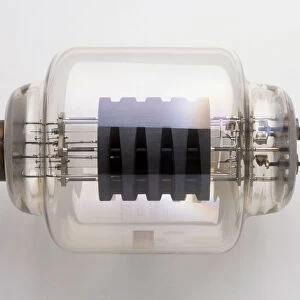 Transmitting triode (vacuum tube)