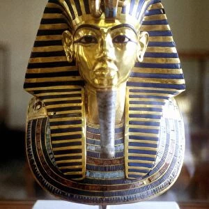 Tutankhmun (Tutankamen), king of Egypt, reigned 1361-1352 BC. Gold and lapis lazuli