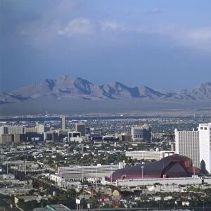 USA, Nevada, Las Vegas, cityscape with Stratosphere Tower and mountains in the background, seen from the Rio Hotel