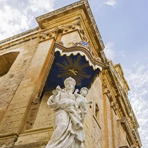 Carmelite Church, the Statue of Saint Mary