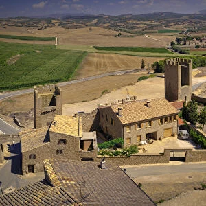 Cerco de Artajona, middle age fortress in Artajona, Spain