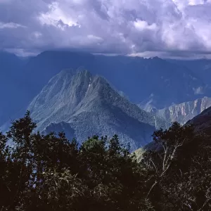 Inca Trail through the Urubamba Valley