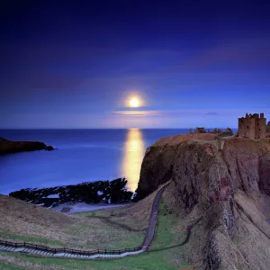 Moonrise dunnottar castle aberdeenshire Scotland