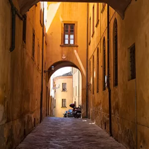 Narrow street in Cortona