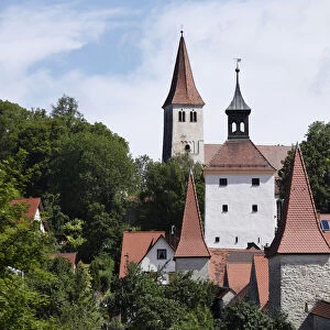 Town walls and the Basilica of St. Martin, Greding, Middle Franconia, Franconia, Bavaria, Germany, Europe