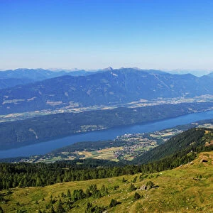 View from the Millstatt Alps over Lake Millstatt, Millstatter Alpe massif, Central Eastern Alps, Millstatt am See, Spittal an der Drau, Carinthia, Austria