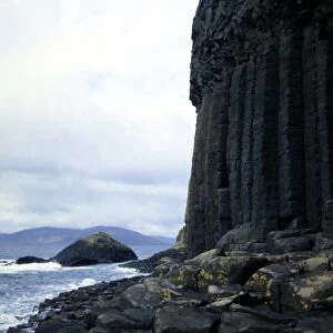 Scotland Staffa the hexagonal basaltic column walls and pavements on the Isle of