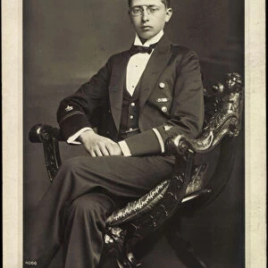 Ak Prince Waldemar von Prussia, seat portrait, suit, Zwicker (b / w photo)