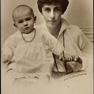 Ak Princess Aage Mathilde Calvi of Denmark with her son (b / w photo)