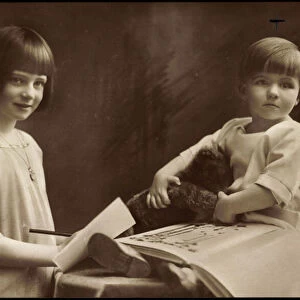 Ak Princess Ileana and Prince Mircea of Romania as children (b / w photo)